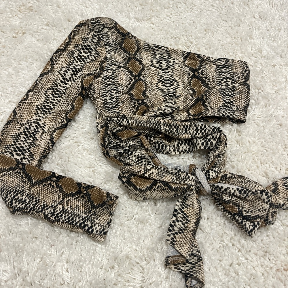 Forever 21 One Sleeve Tie Top